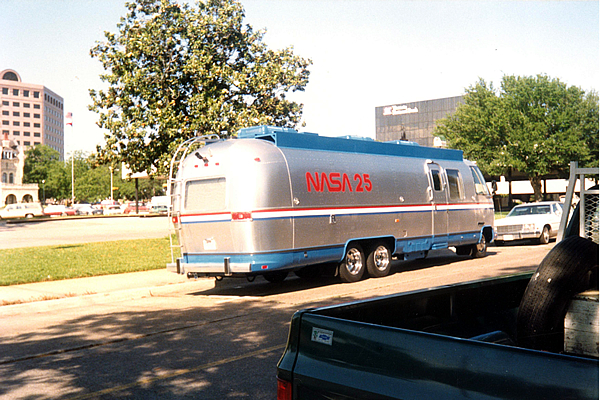 nasa-space-shuttle-command-center-clegg-5